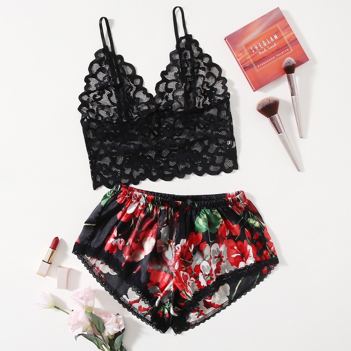Pyjamaset met bloemenkant voor - Lace Bralette Set recensie en prijs